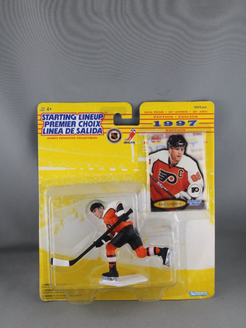 Philadelphia Flyers Figure- Eric Lindros - Starting Line Up (1997) - By Kenner